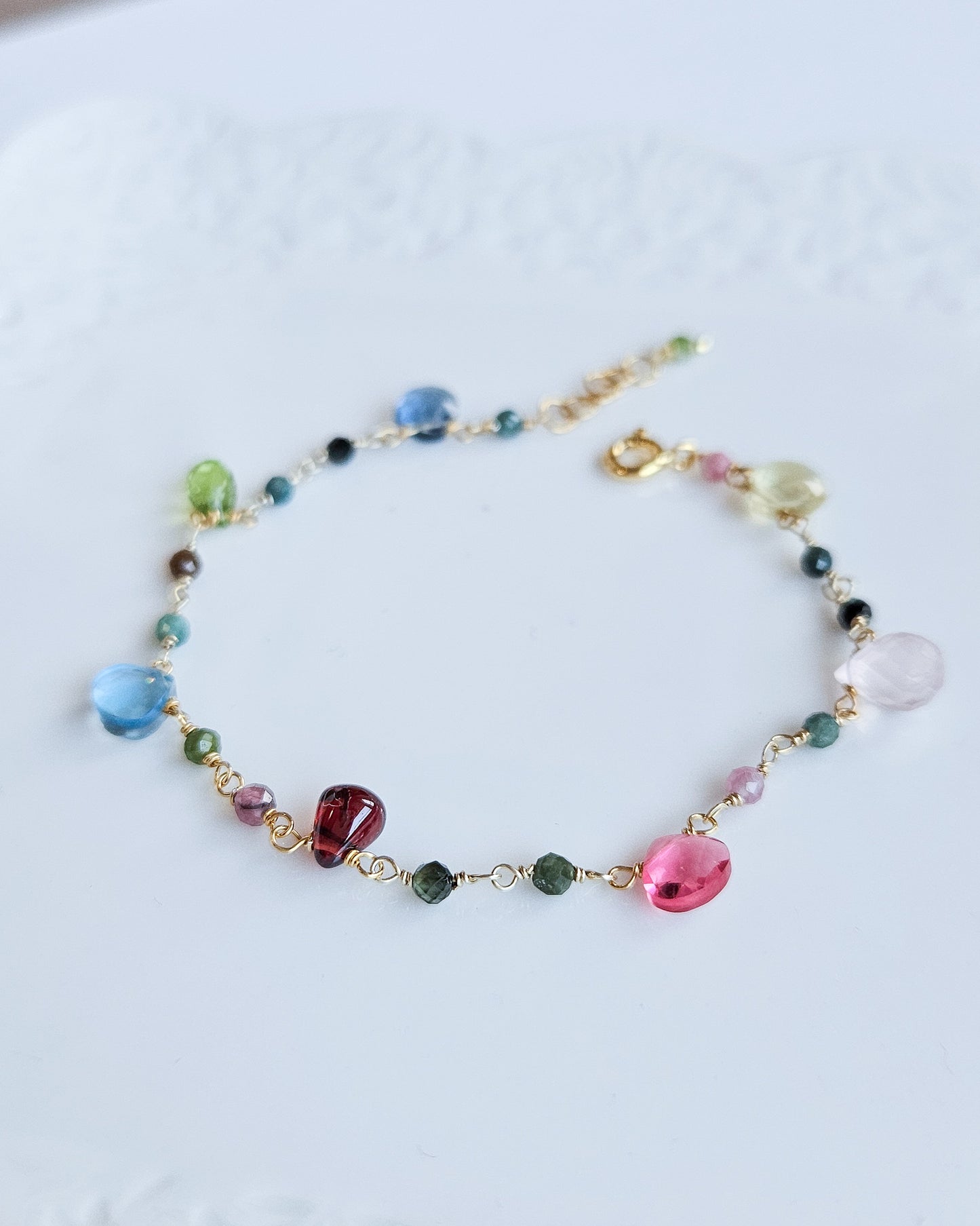Bracciale rosario con pietre dure colorate
