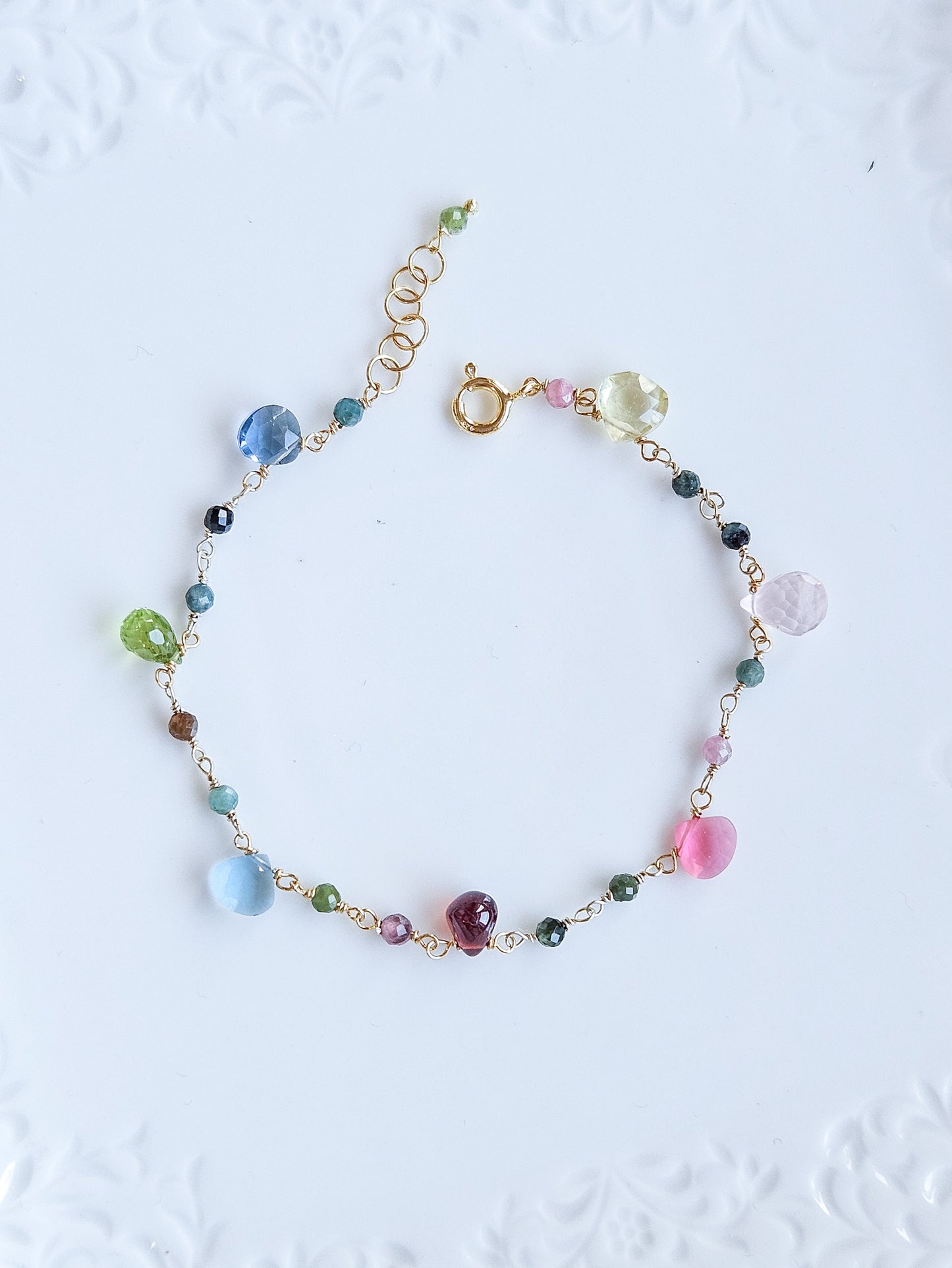 Bracciale rosario con pietre dure colorate