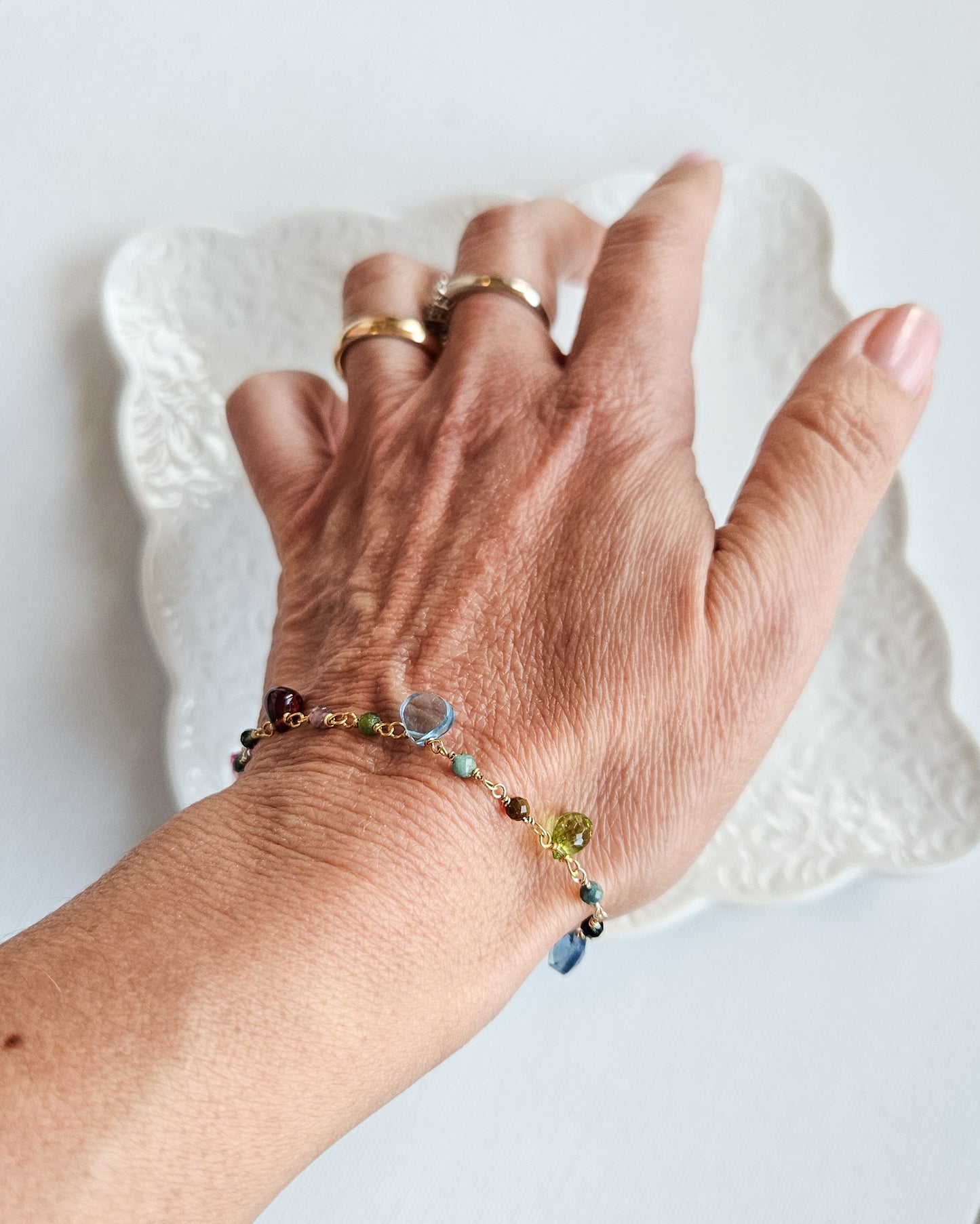 Bracciale rosario con pietre dure colorate
