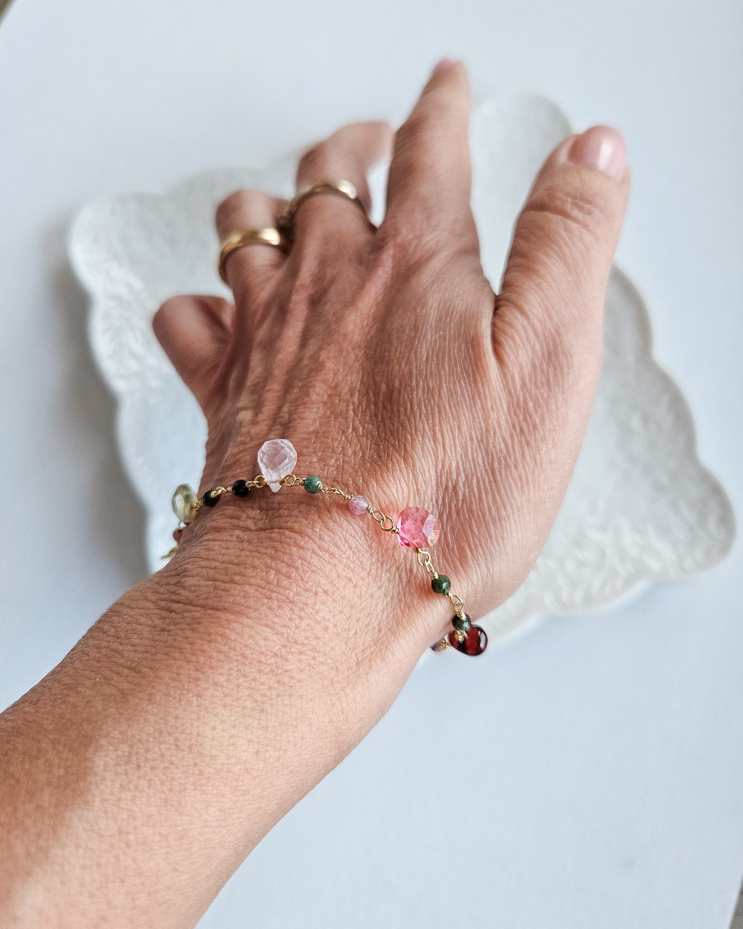 Bracciale rosario con pietre dure colorate