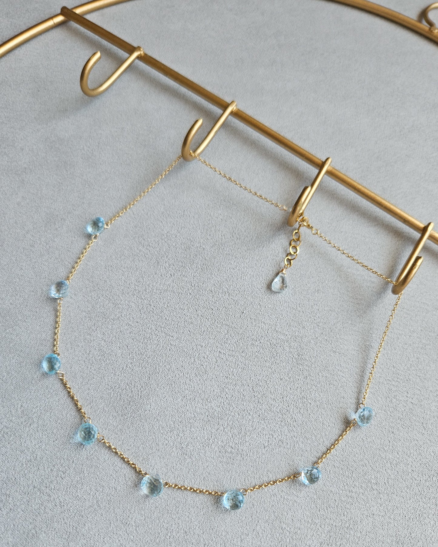 Girocollo con topazio azzurro