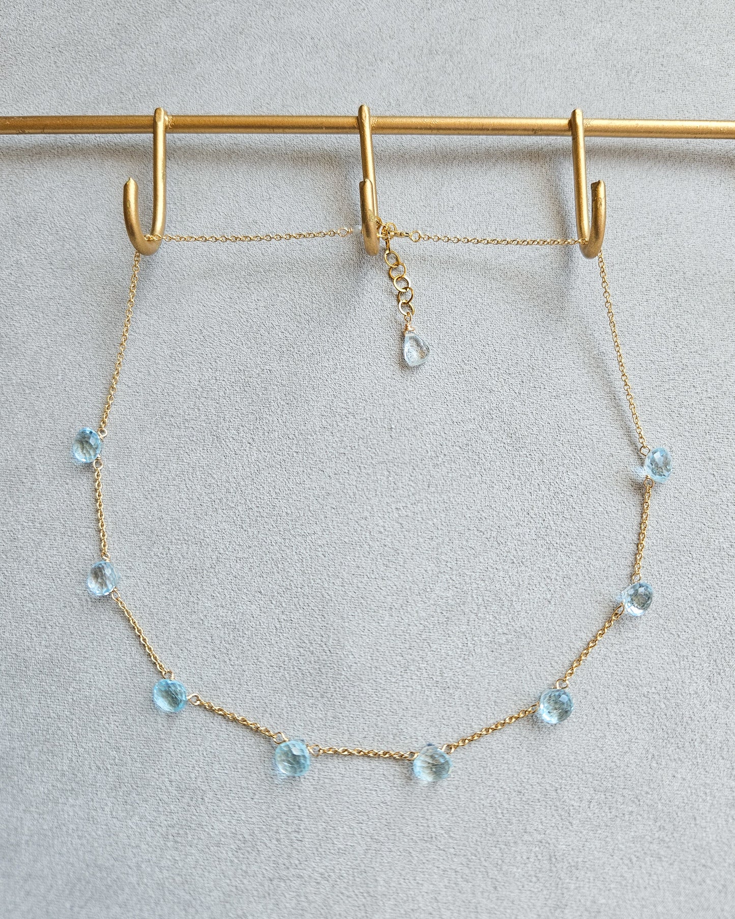 Girocollo con topazio azzurro