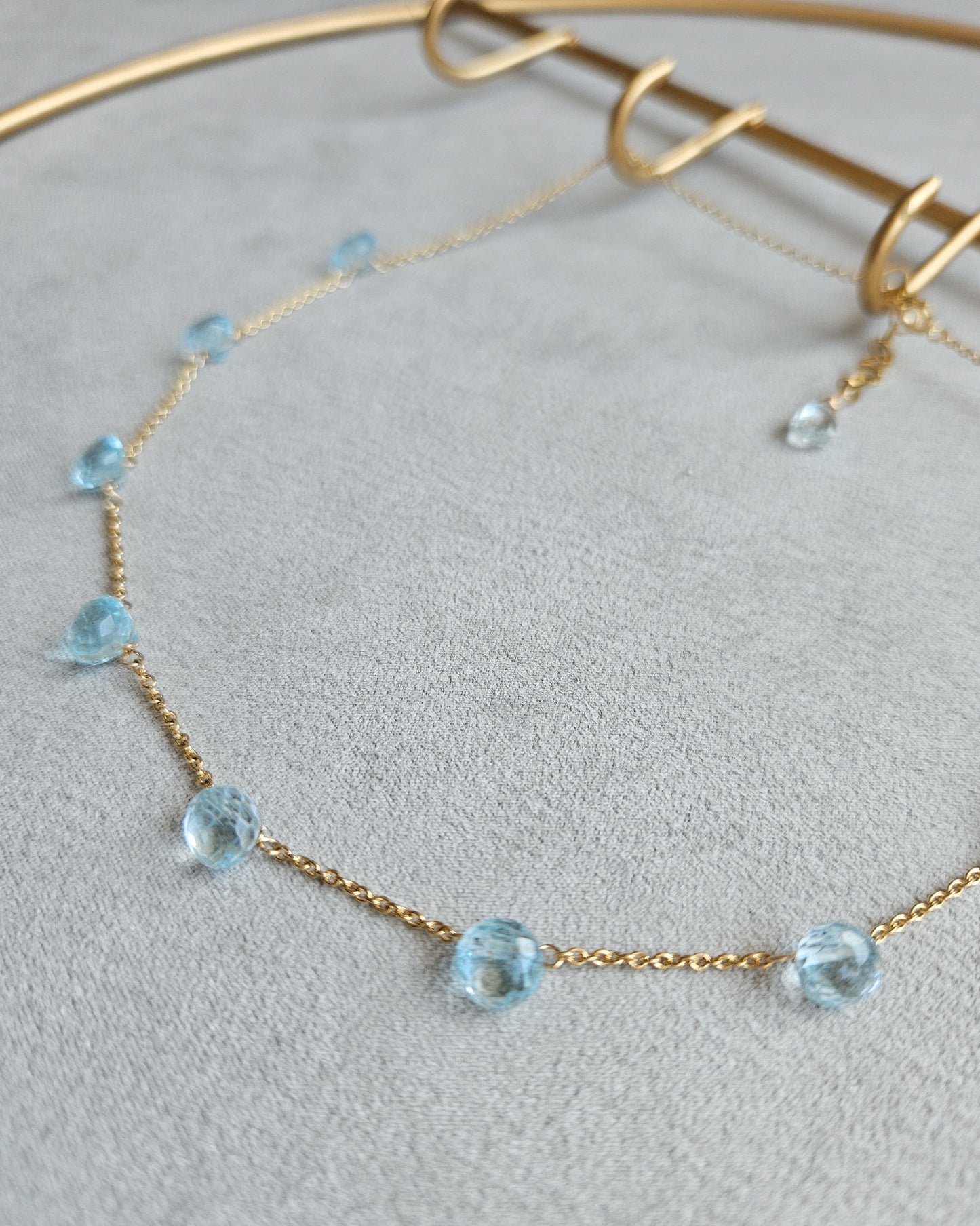 Girocollo con topazio azzurro