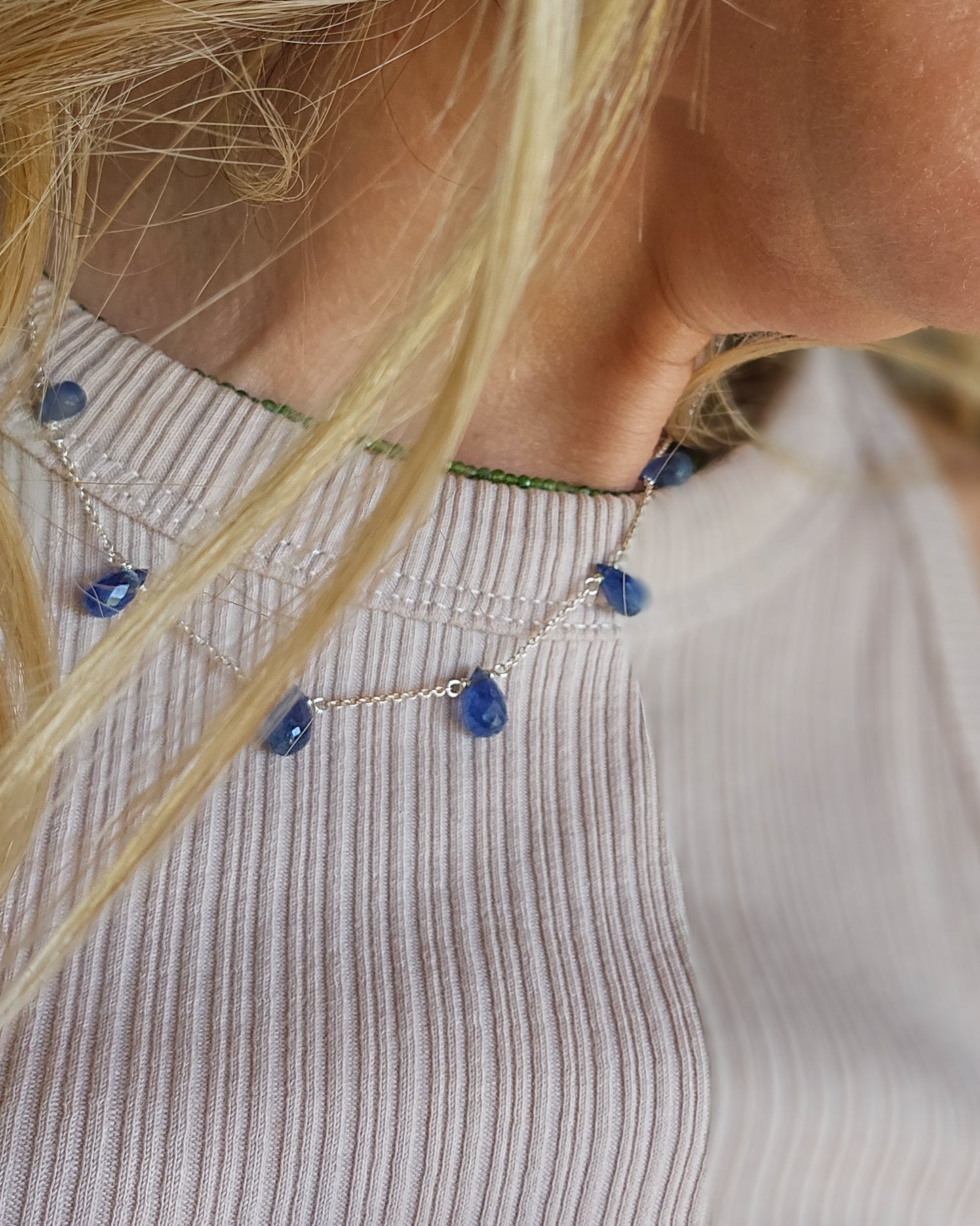 Girocollo lacrime di Cianite Blu