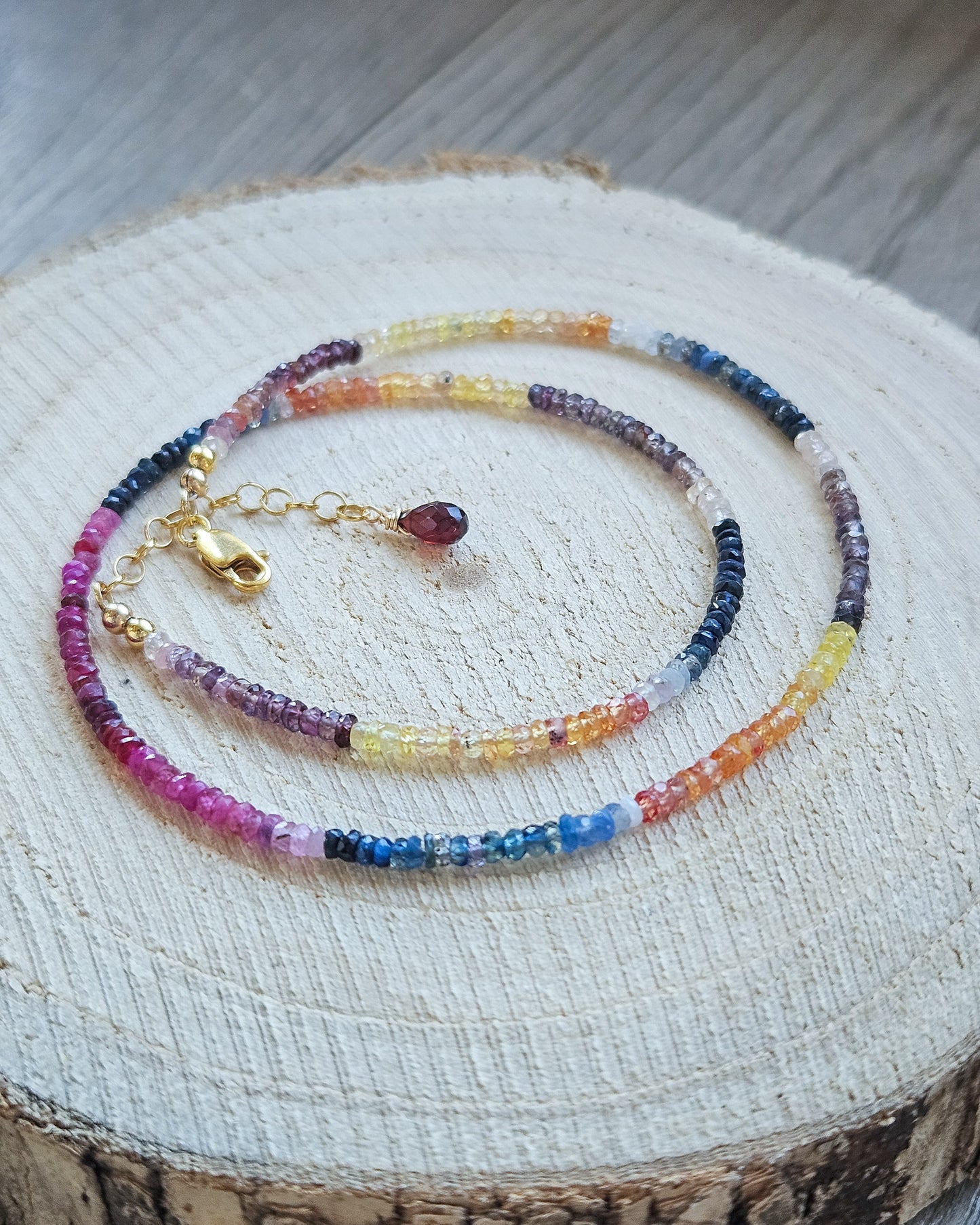 Girocollo zaffiri multicolore