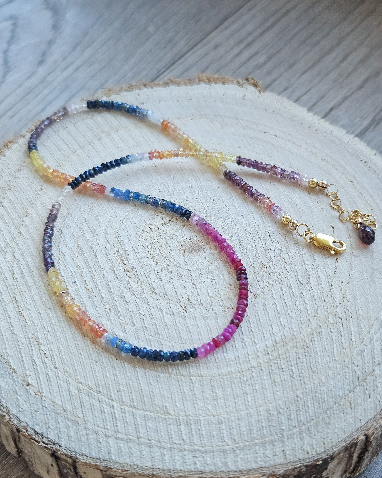 Girocollo zaffiri multicolore
