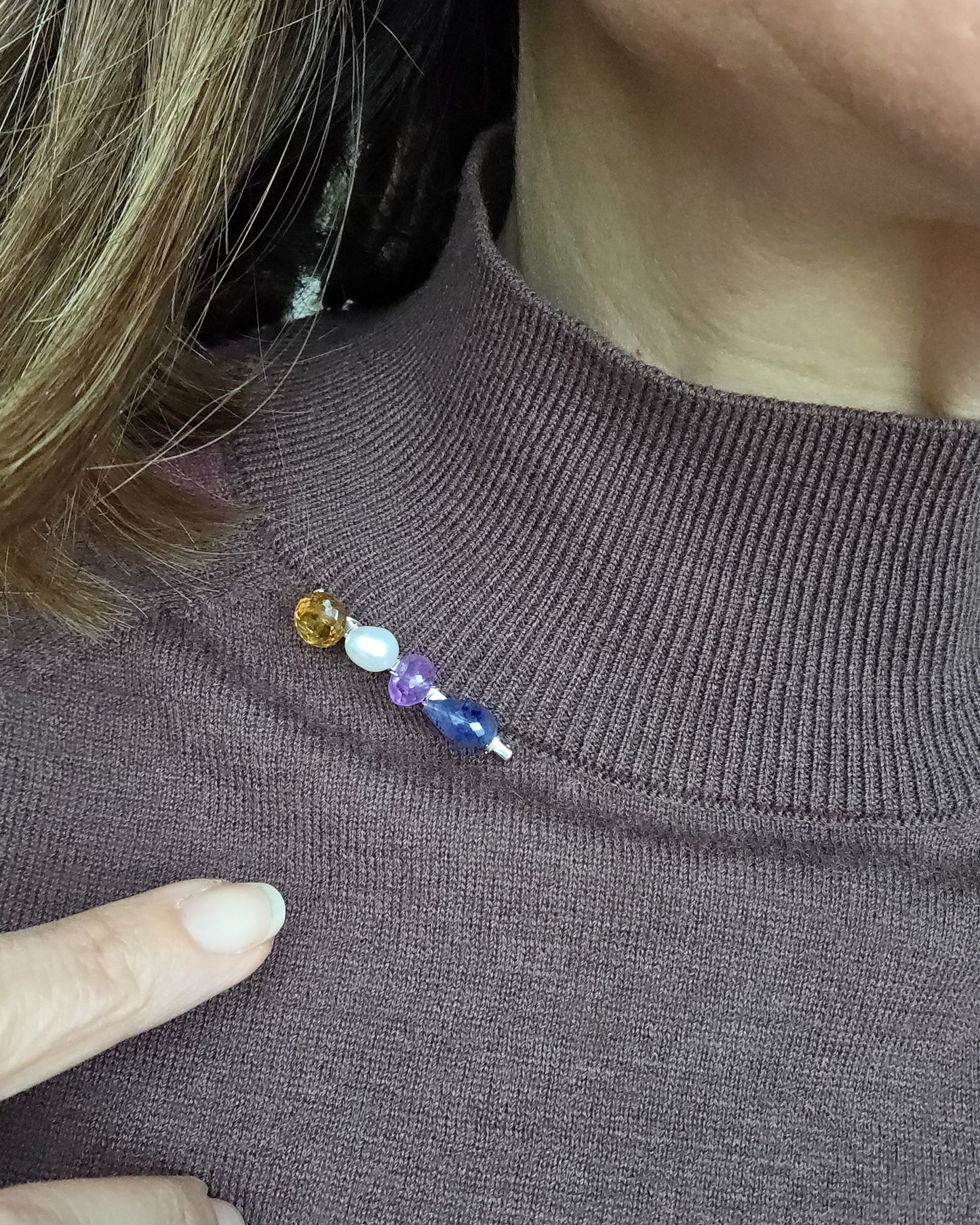 Spilla in argento con gemme