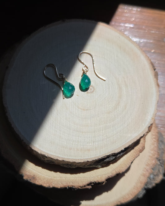 Mini orecchini con Onice verde