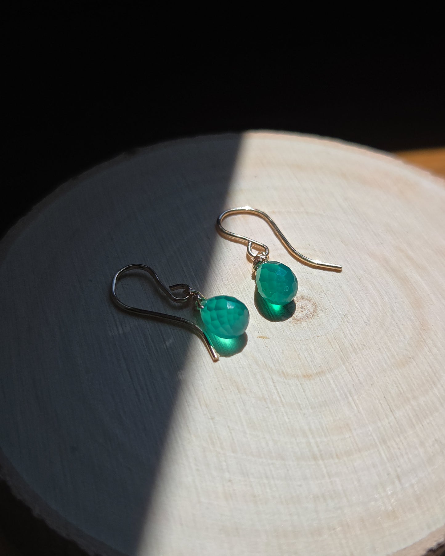 Mini orecchini con Onice verde