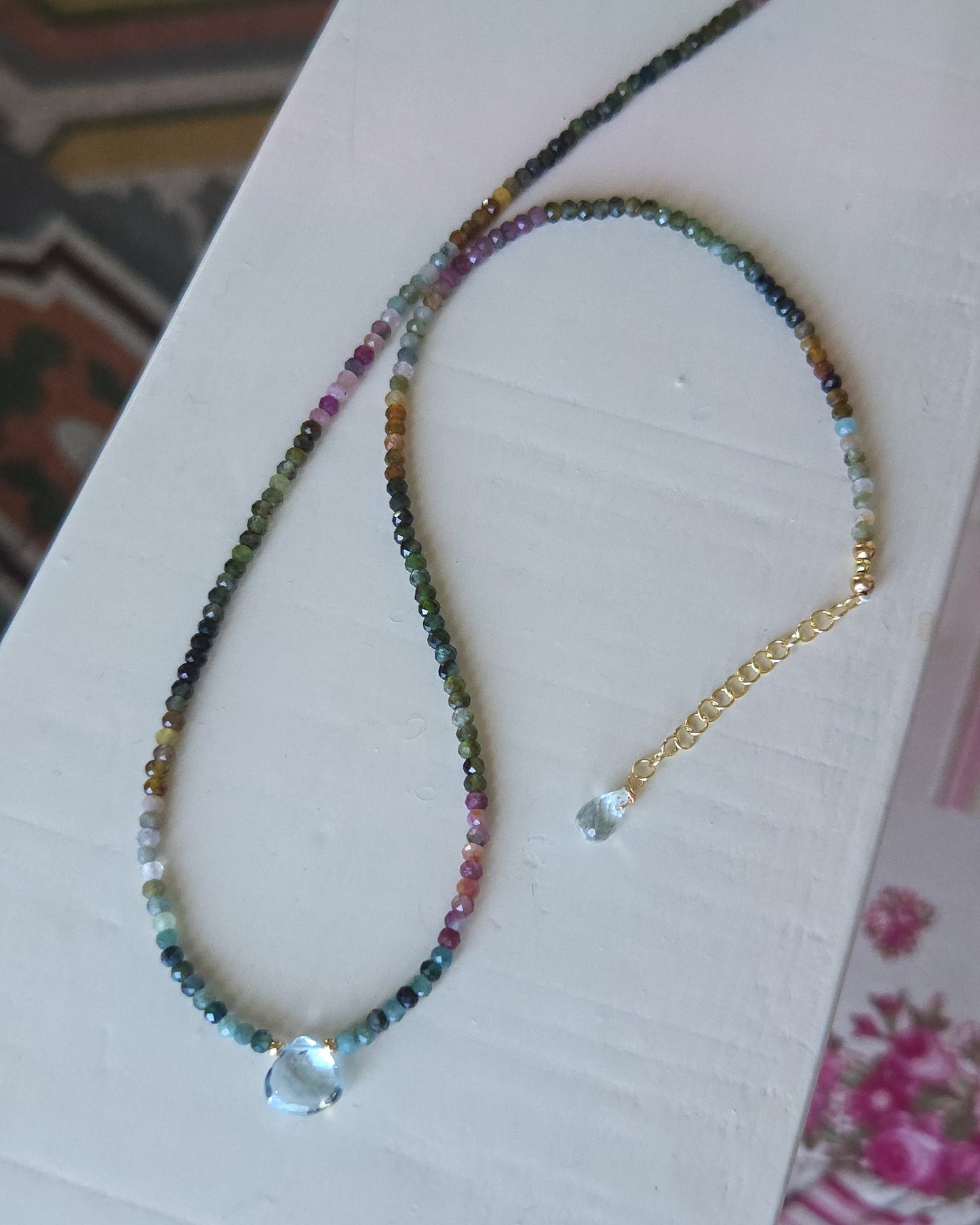 Collana con tormalina e topazio