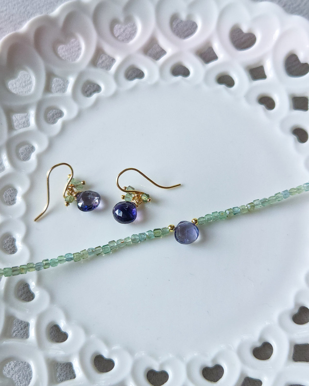 Girocollo apatite e goccia di iolite