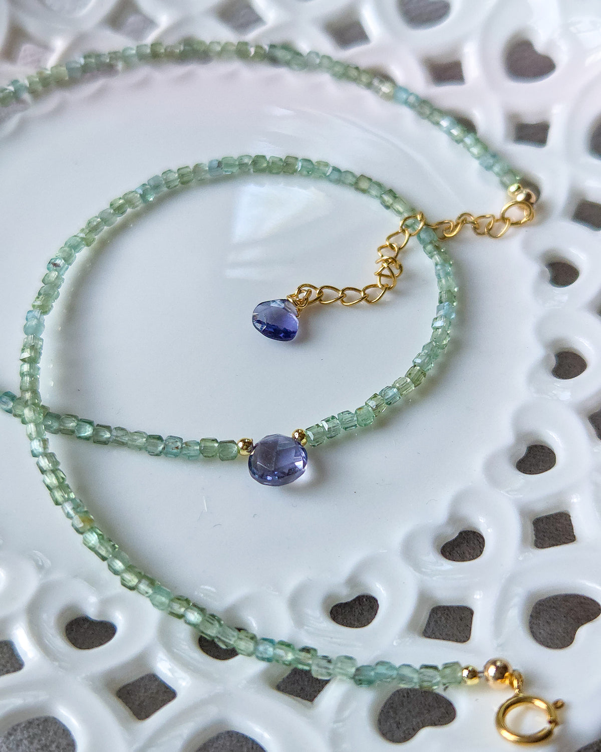 Girocollo apatite e goccia di iolite