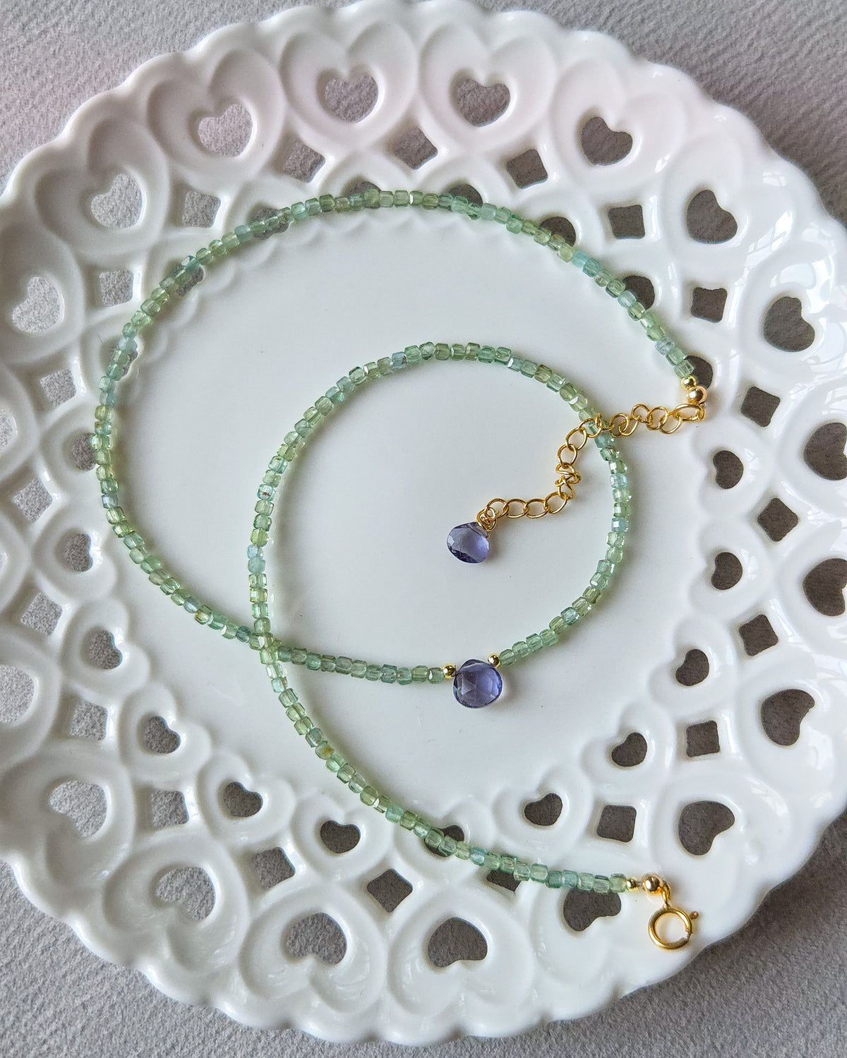 Girocollo apatite e goccia di iolite