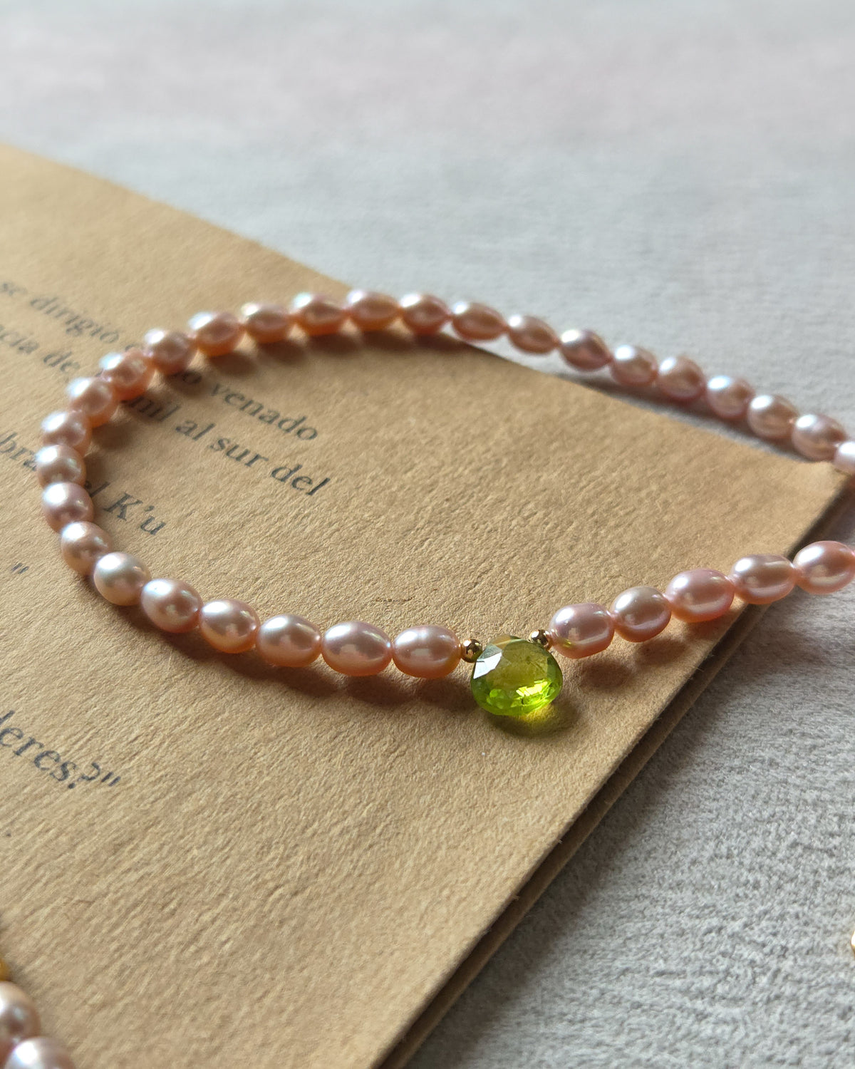 Collana perle rosa e peridoto