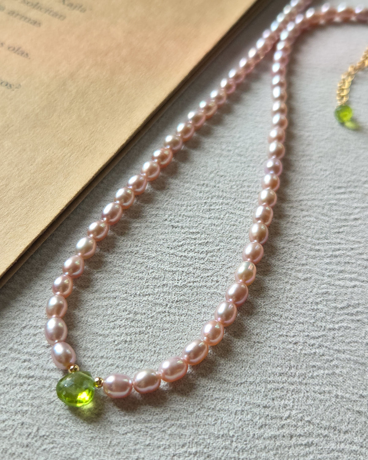 Collana perle rosa e peridoto