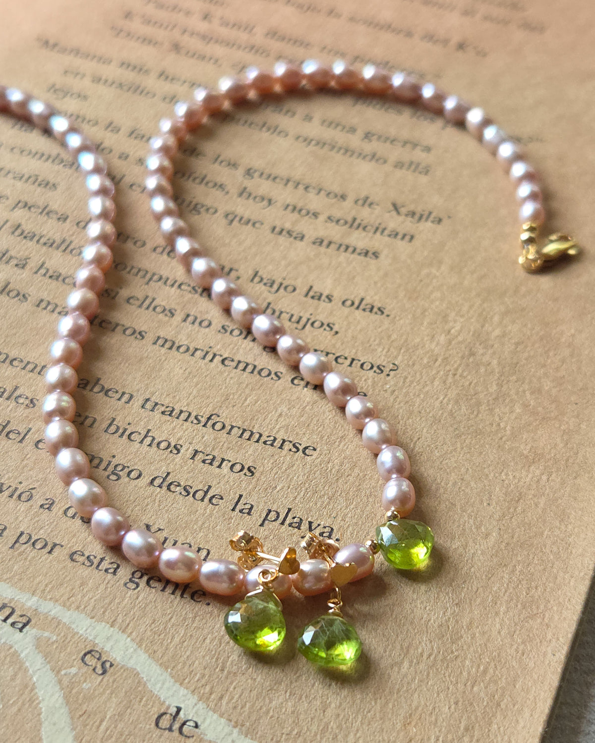 Orecchini mini cuori con peridoto