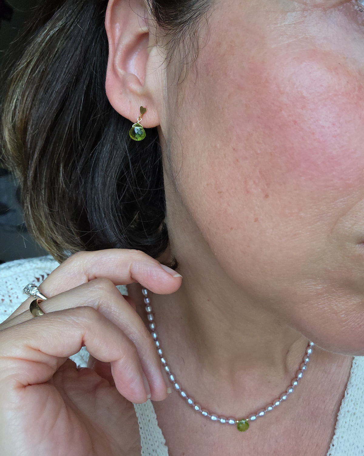 Orecchini mini cuori con peridoto