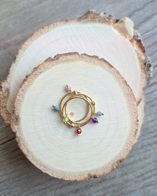 Anello Pietre tra le dita